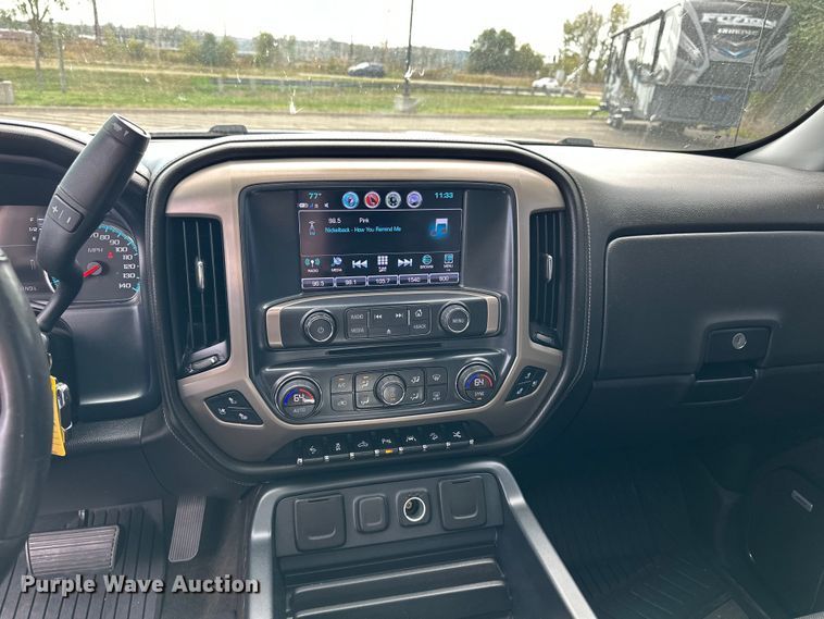 image for item OJ9934 2017 GMC Sierra Denali Crew Cab pickup truck