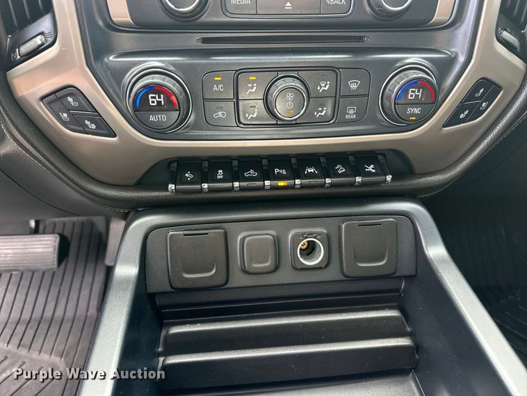 image for item OJ9934 2017 GMC Sierra Denali Crew Cab pickup truck