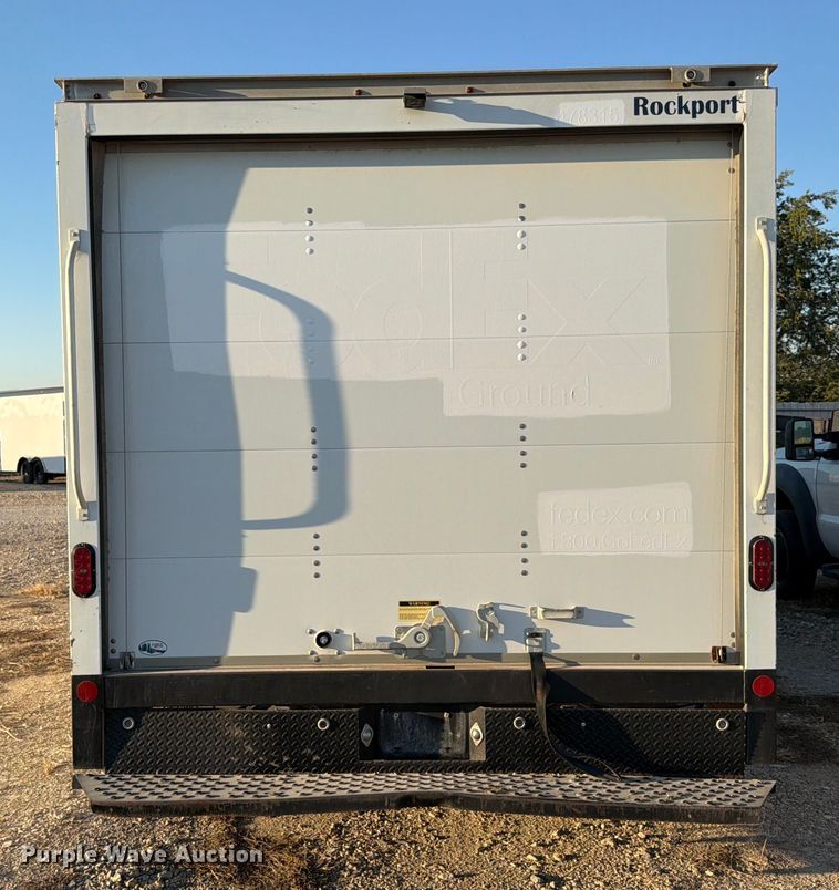 image for item YA1039 2022 Ford E350 Super Duty delivery van