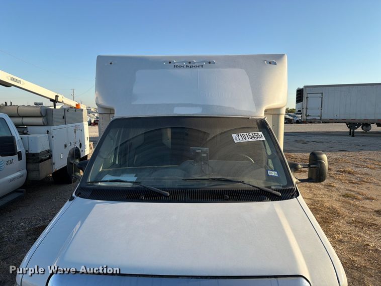 image for item YA1039 2022 Ford E350 Super Duty delivery van