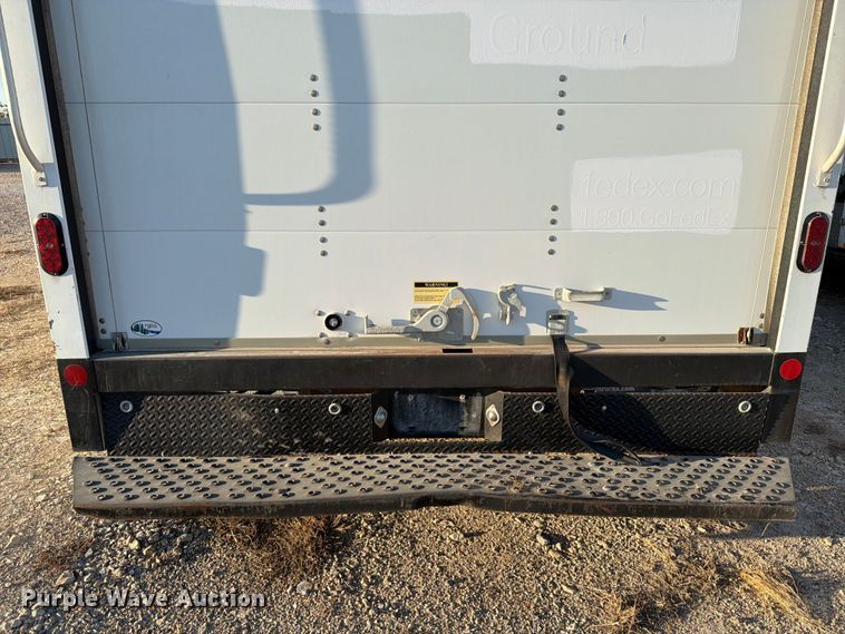 image for item YA1039 2022 Ford E350 Super Duty delivery van