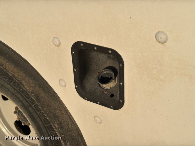 image for item YA1039 2022 Ford E350 Super Duty delivery van