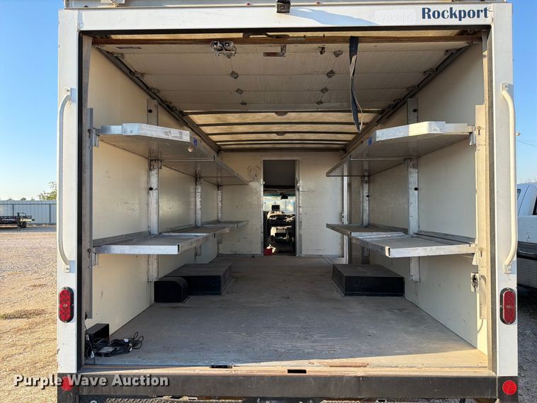 image for item YA1039 2022 Ford E350 Super Duty delivery van