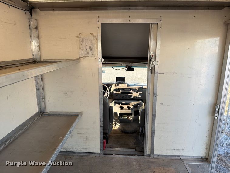 image for item YA1039 2022 Ford E350 Super Duty delivery van