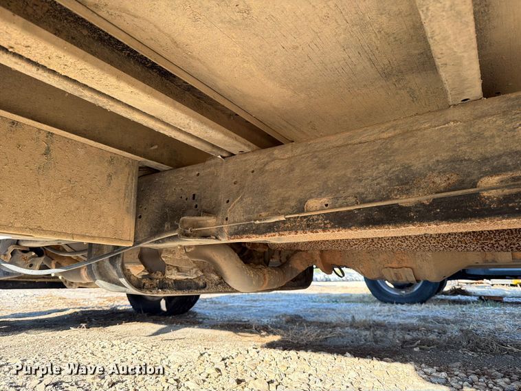 image for item YA1039 2022 Ford E350 Super Duty delivery van