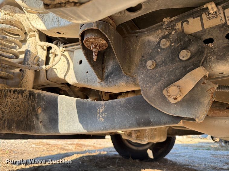 image for item YA1039 2022 Ford E350 Super Duty delivery van