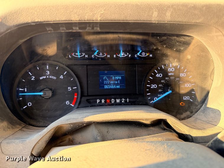 image for item YA1039 2022 Ford E350 Super Duty delivery van