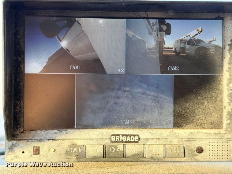 image for item YA1039 2022 Ford E350 Super Duty delivery van