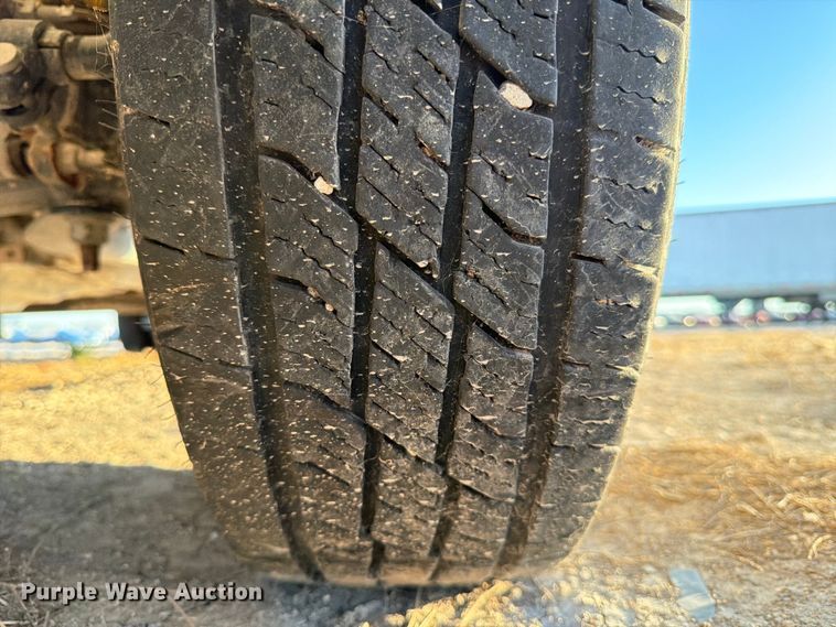 image for item YA1039 2022 Ford E350 Super Duty delivery van