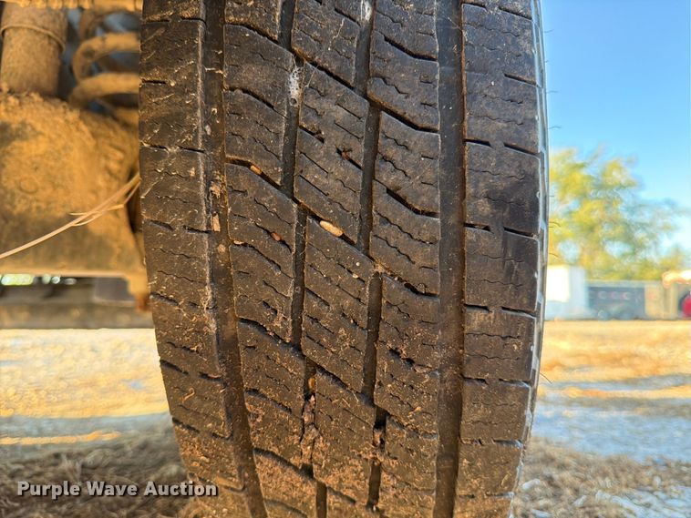 image for item YA1039 2022 Ford E350 Super Duty delivery van