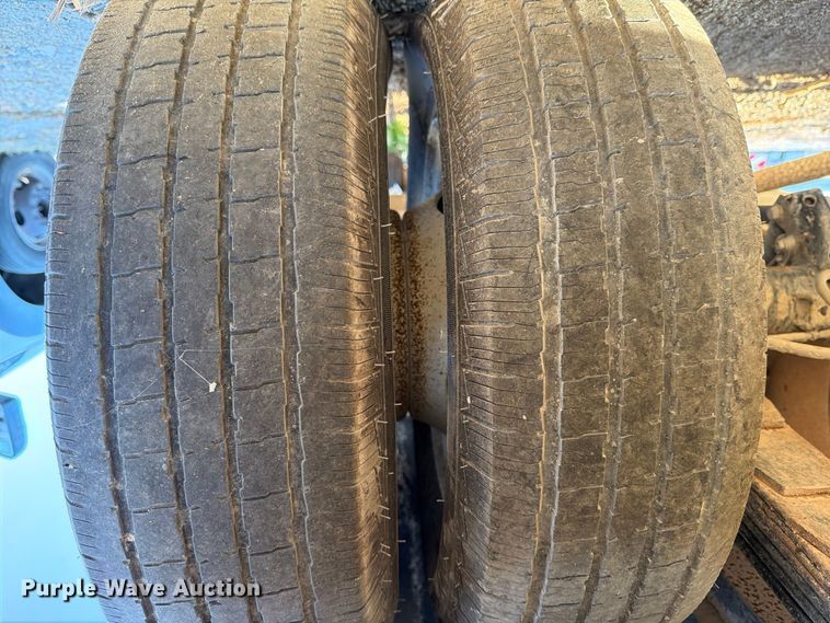 image for item YA1039 2022 Ford E350 Super Duty delivery van