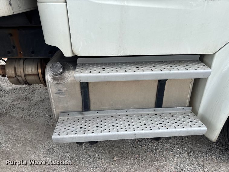 image for item YA1044 2018 Freightliner Business Class M2  box truck