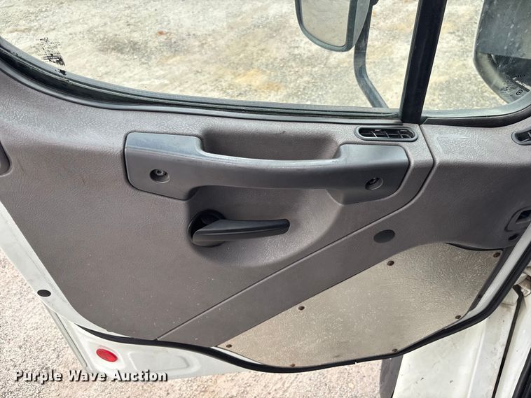 image for item YA1044 2018 Freightliner Business Class M2  box truck