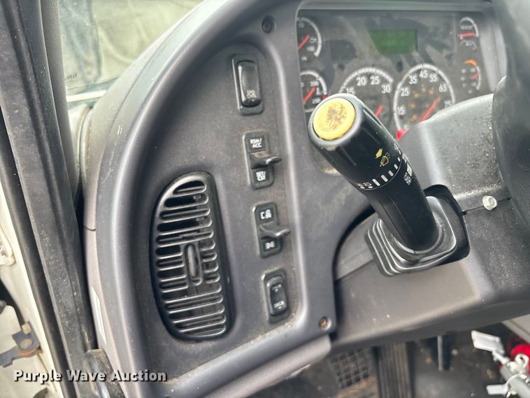 image for item YA1044 2018 Freightliner Business Class M2  box truck