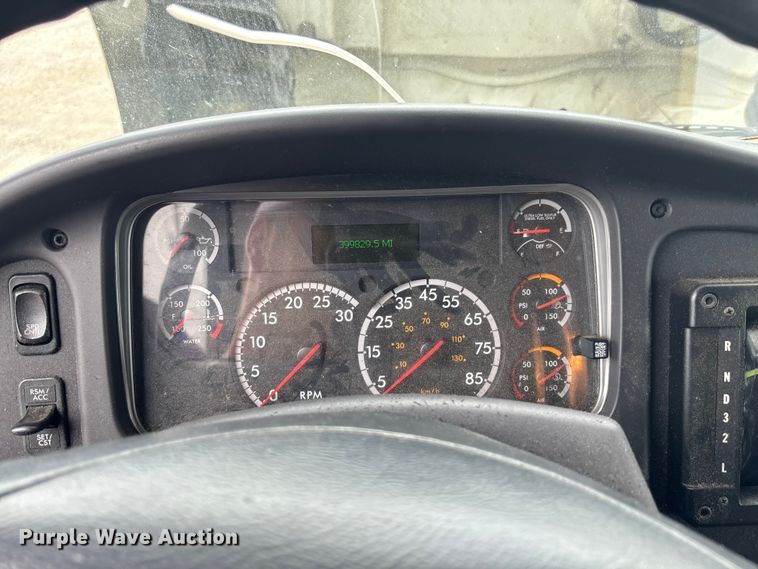 image for item YA1044 2018 Freightliner Business Class M2  box truck