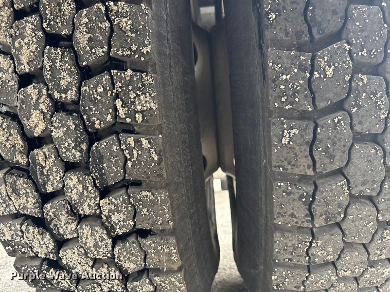 image for item YA1044 2018 Freightliner Business Class M2  box truck