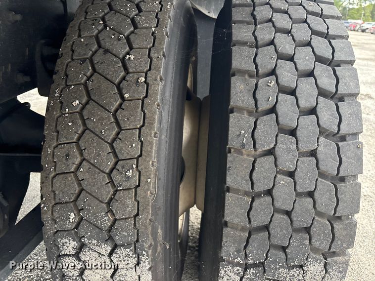 image for item YA1044 2018 Freightliner Business Class M2  box truck