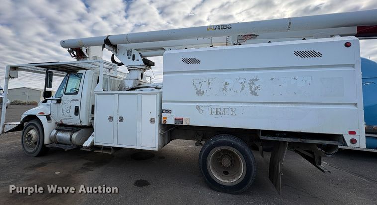 image for item YA1256 2011 International 4300 forestry bucket truck
