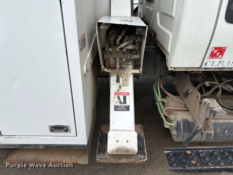 image for item YA1256 2011 International 4300 forestry bucket truck