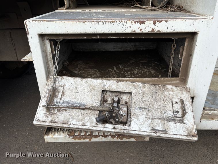 image for item YA1256 2011 International 4300 forestry bucket truck