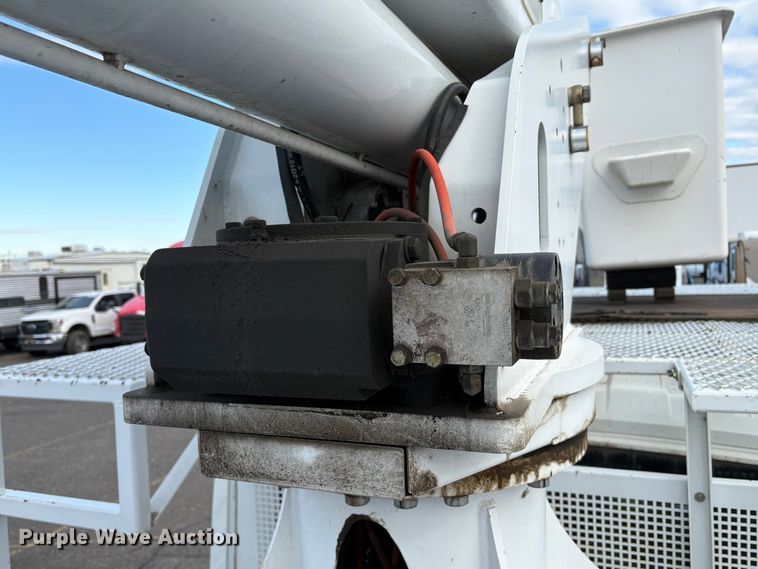 image for item YA1256 2011 International 4300 forestry bucket truck