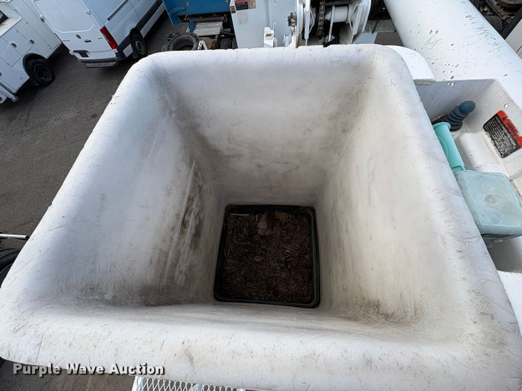 image for item YA1256 2011 International 4300 forestry bucket truck