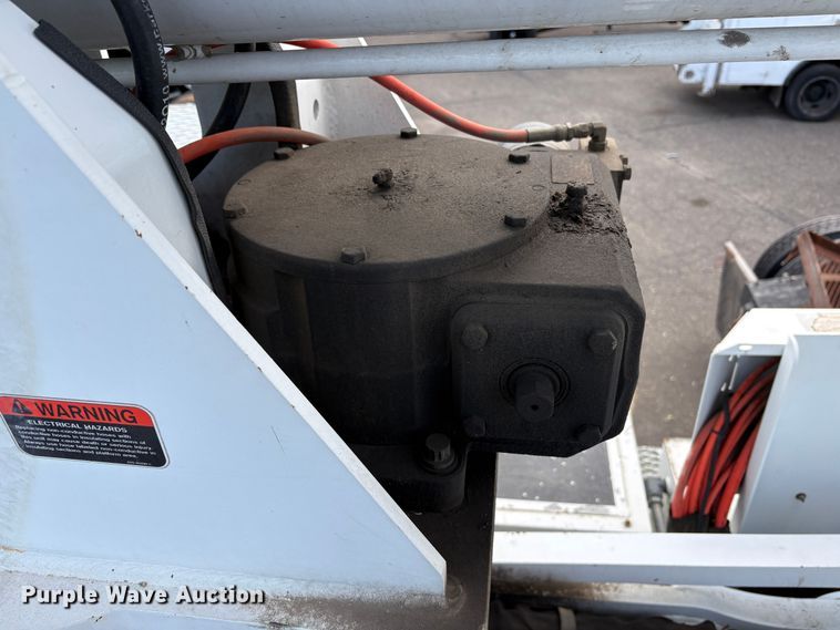 image for item YA1256 2011 International 4300 forestry bucket truck