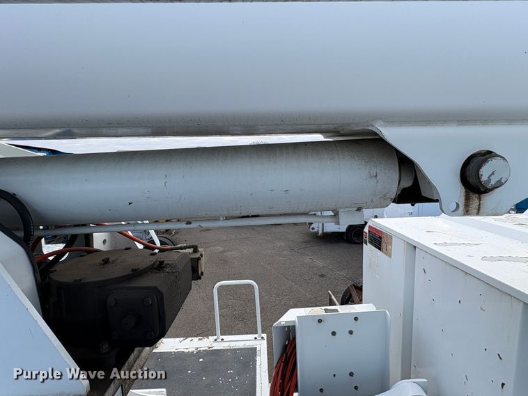 image for item YA1256 2011 International 4300 forestry bucket truck