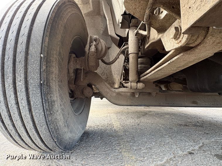 image for item YA1256 2011 International 4300 forestry bucket truck