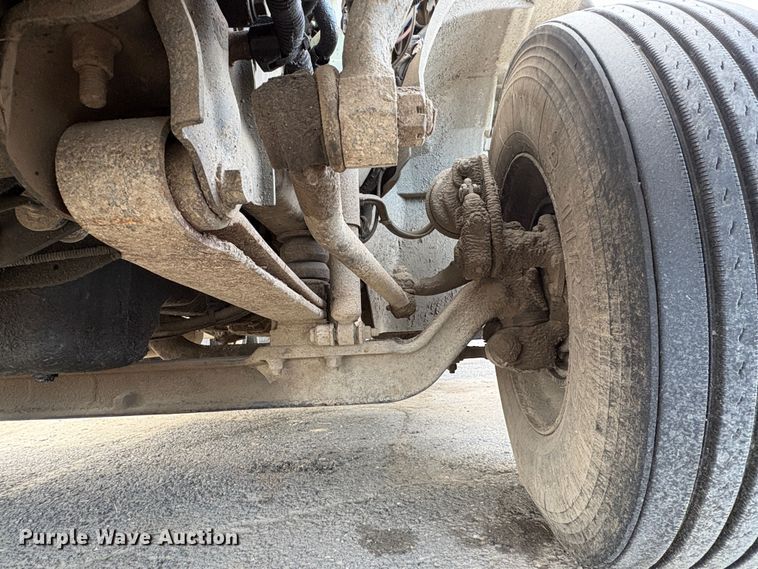 image for item YA1256 2011 International 4300 forestry bucket truck