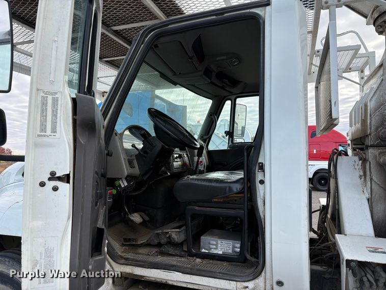 image for item YA1256 2011 International 4300 forestry bucket truck