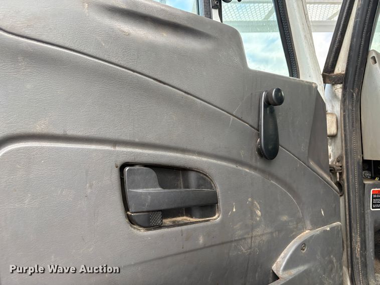 image for item YA1256 2011 International 4300 forestry bucket truck