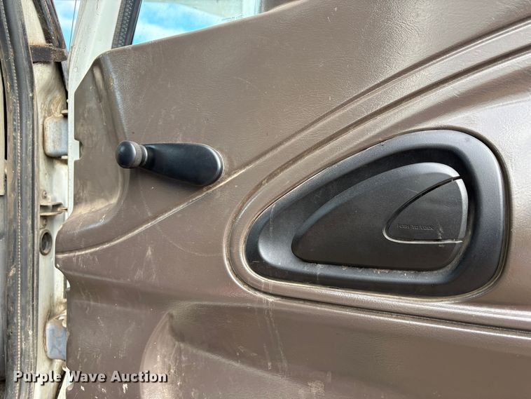 image for item YA1256 2011 International 4300 forestry bucket truck