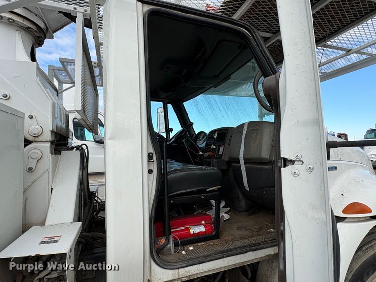 image for item YA1256 2011 International 4300 forestry bucket truck