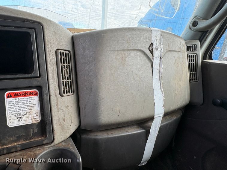 image for item YA1256 2011 International 4300 forestry bucket truck