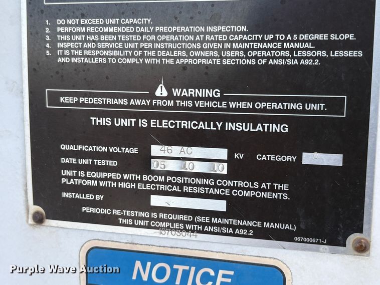 image for item YA1256 2011 International 4300 forestry bucket truck