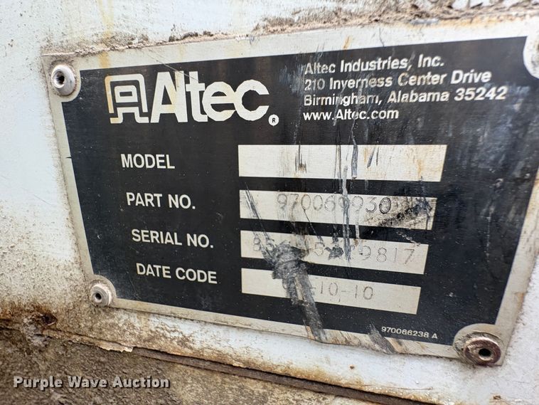 image for item YA1256 2011 International 4300 forestry bucket truck