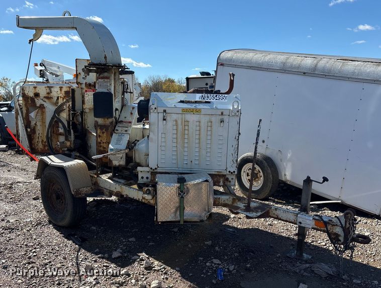 image for item YA1282 2017 Bandit 200UC wood chipper