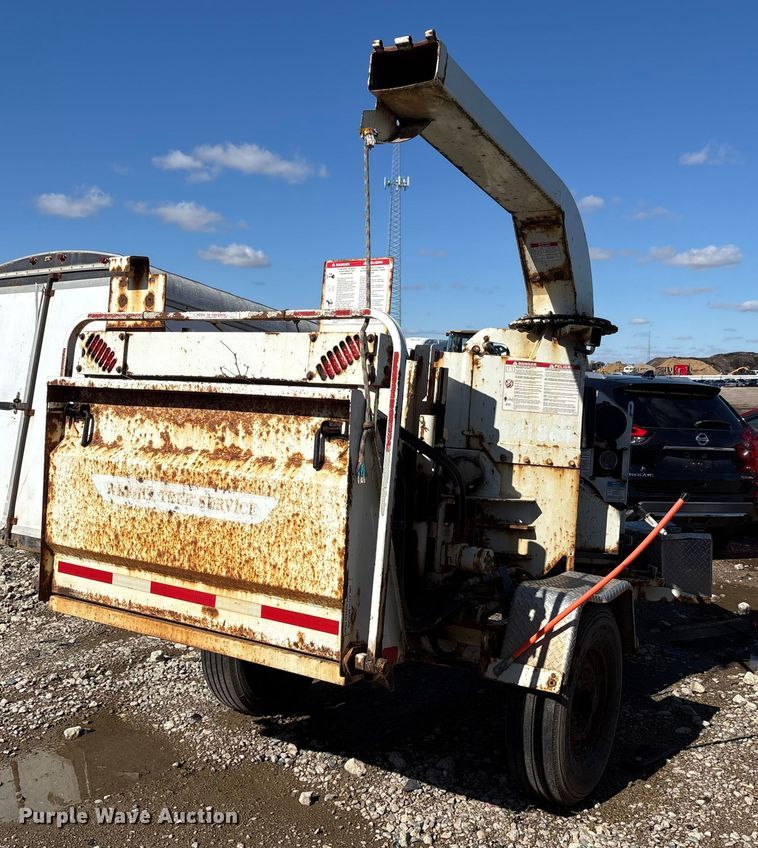 image for item YA1282 2017 Bandit 200UC wood chipper