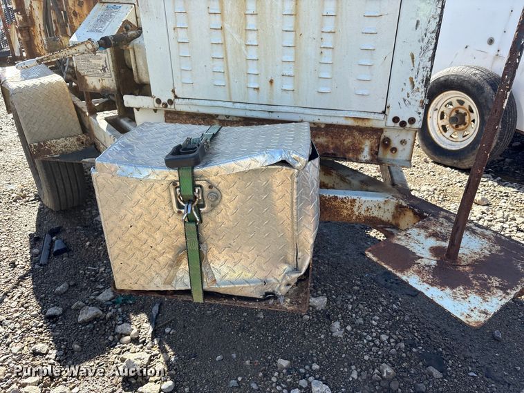 image for item YA1282 2017 Bandit 200UC wood chipper