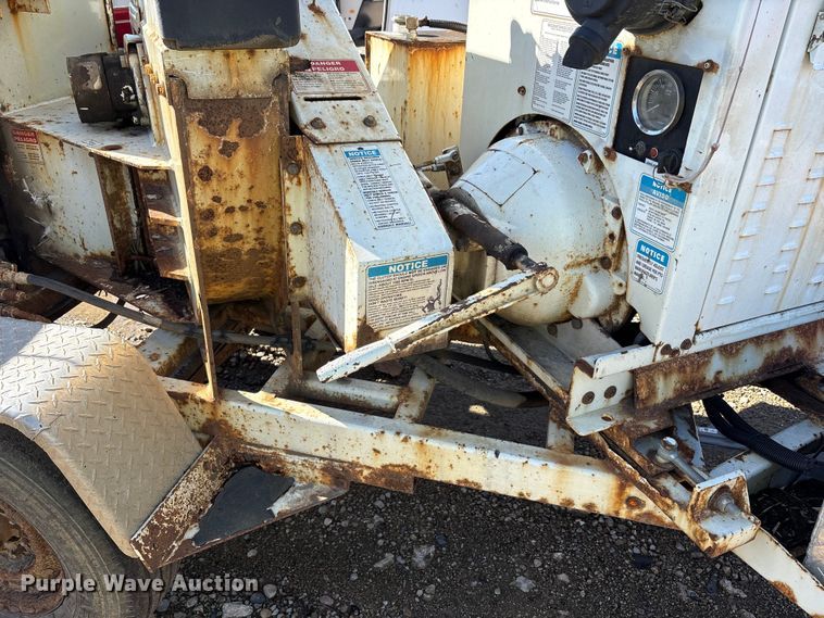 image for item YA1282 2017 Bandit 200UC wood chipper