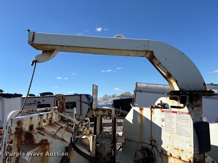 image for item YA1282 2017 Bandit 200UC wood chipper