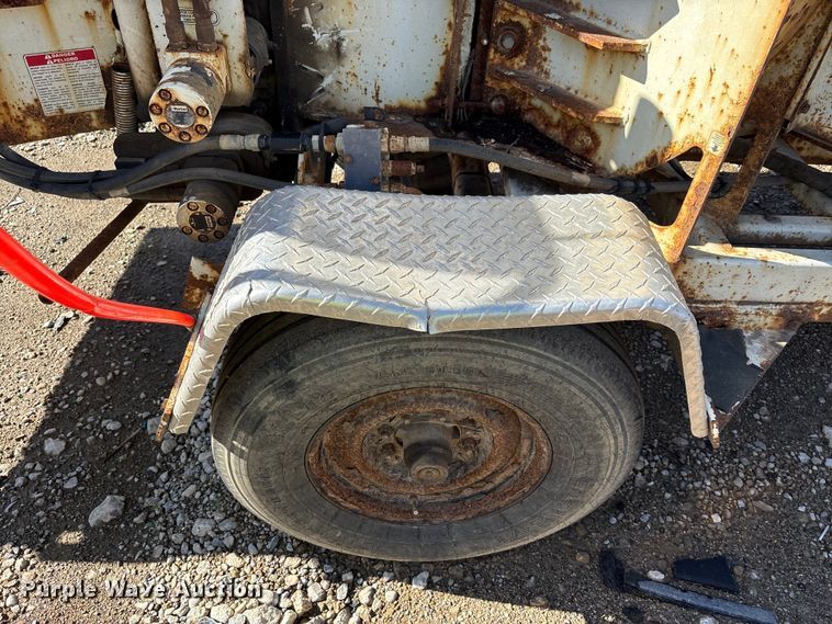 image for item YA1282 2017 Bandit 200UC wood chipper