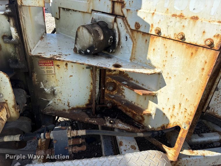 image for item YA1282 2017 Bandit 200UC wood chipper