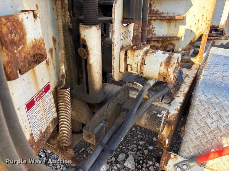 image for item YA1282 2017 Bandit 200UC wood chipper