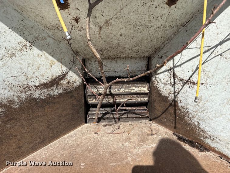 image for item YA1282 2017 Bandit 200UC wood chipper