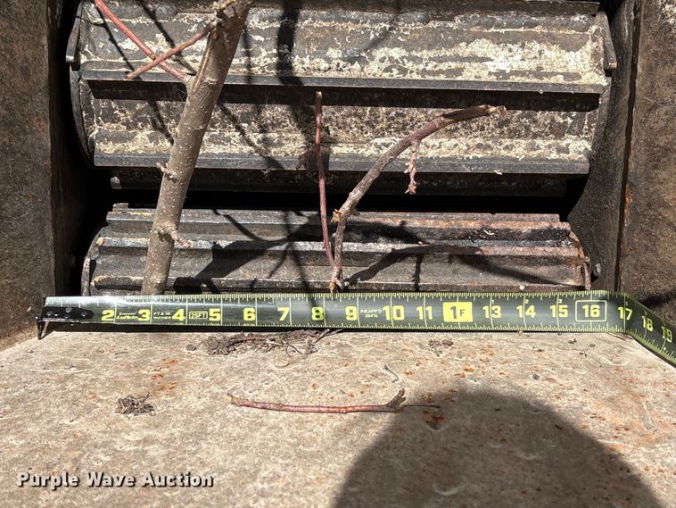 image for item YA1282 2017 Bandit 200UC wood chipper