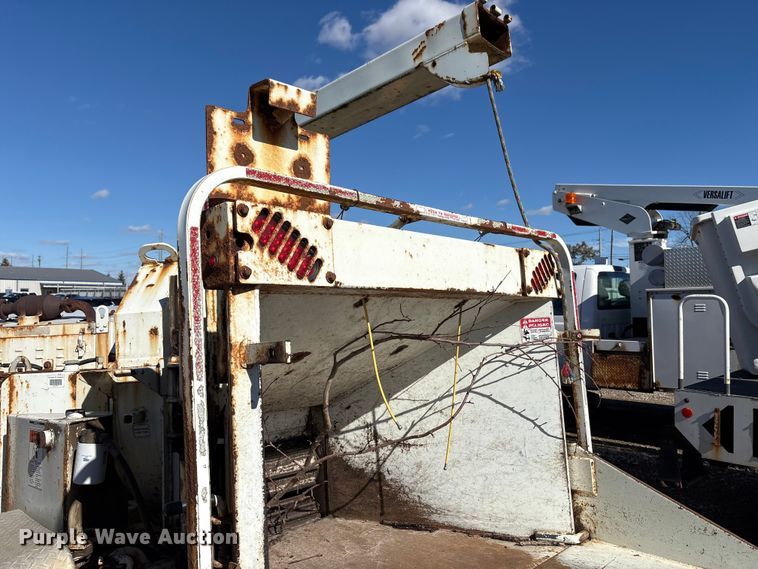 image for item YA1282 2017 Bandit 200UC wood chipper