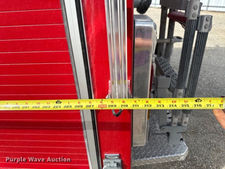 image for item YA1350 2007 Pierce Enforcer pumper fire truck