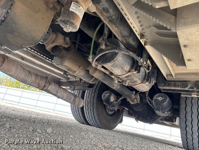 image for item YA1350 2007 Pierce Enforcer pumper fire truck